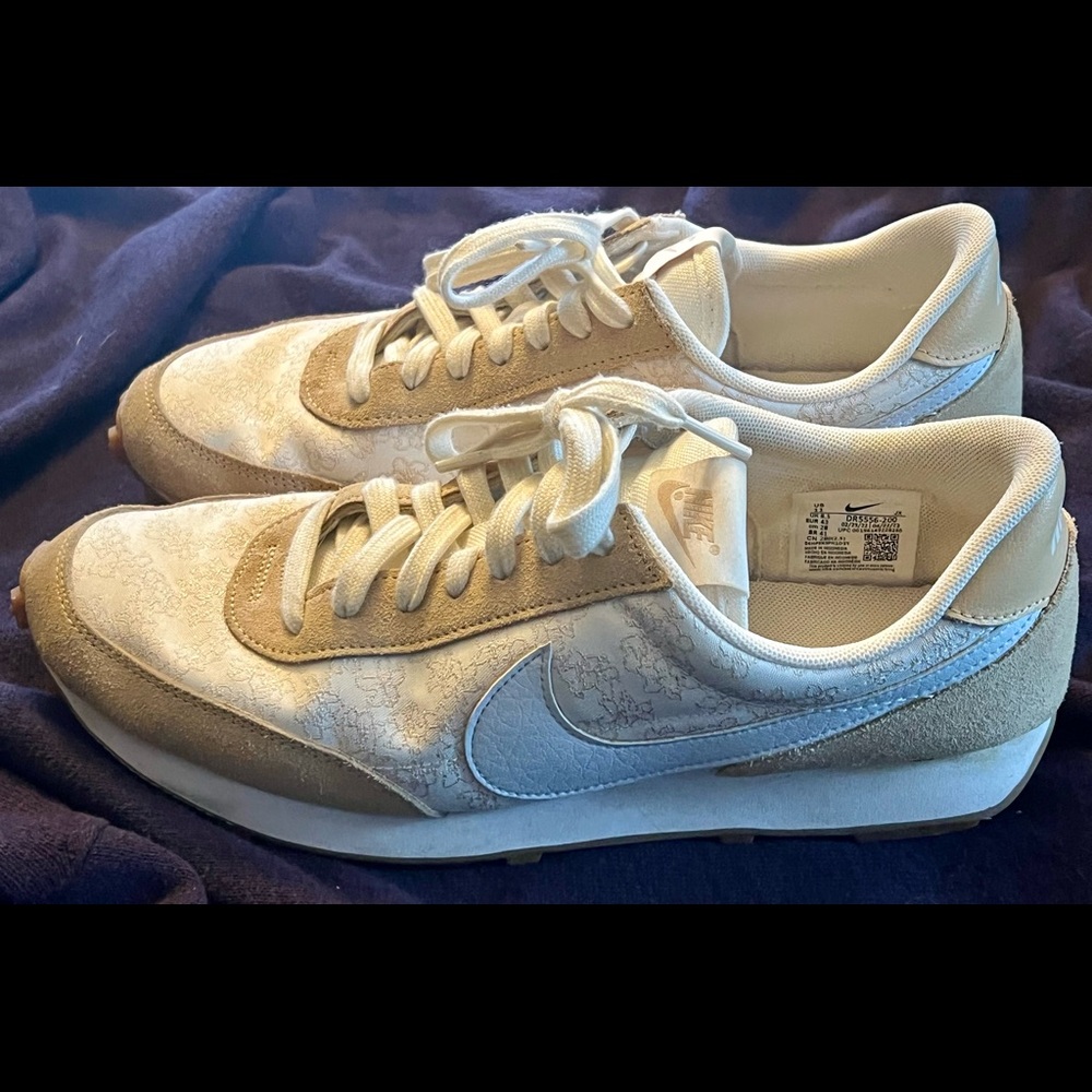COPY - Women’s-Nike-DBreak SE ‘Flower Embroidery’ Size 11